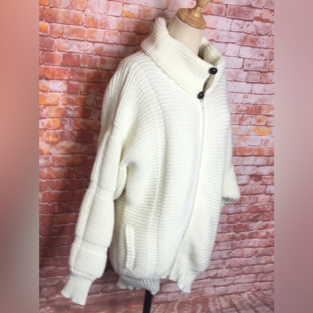 Vintage 80s Eye-poppers Super Chunky Oversized Front Zip   
Boyfriend Sweater